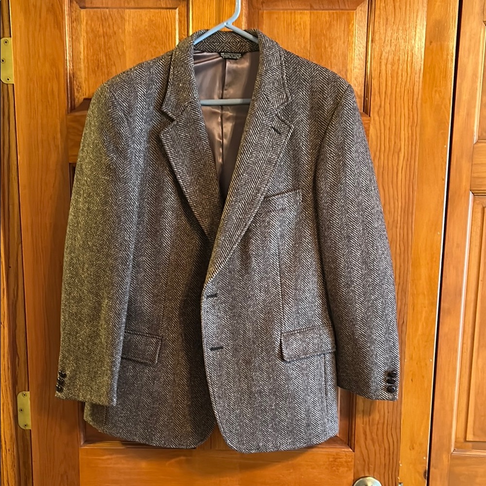 Vintage Tailor’ Bench Conrad LTD for Men Sport Coat with Classic Tweed Style